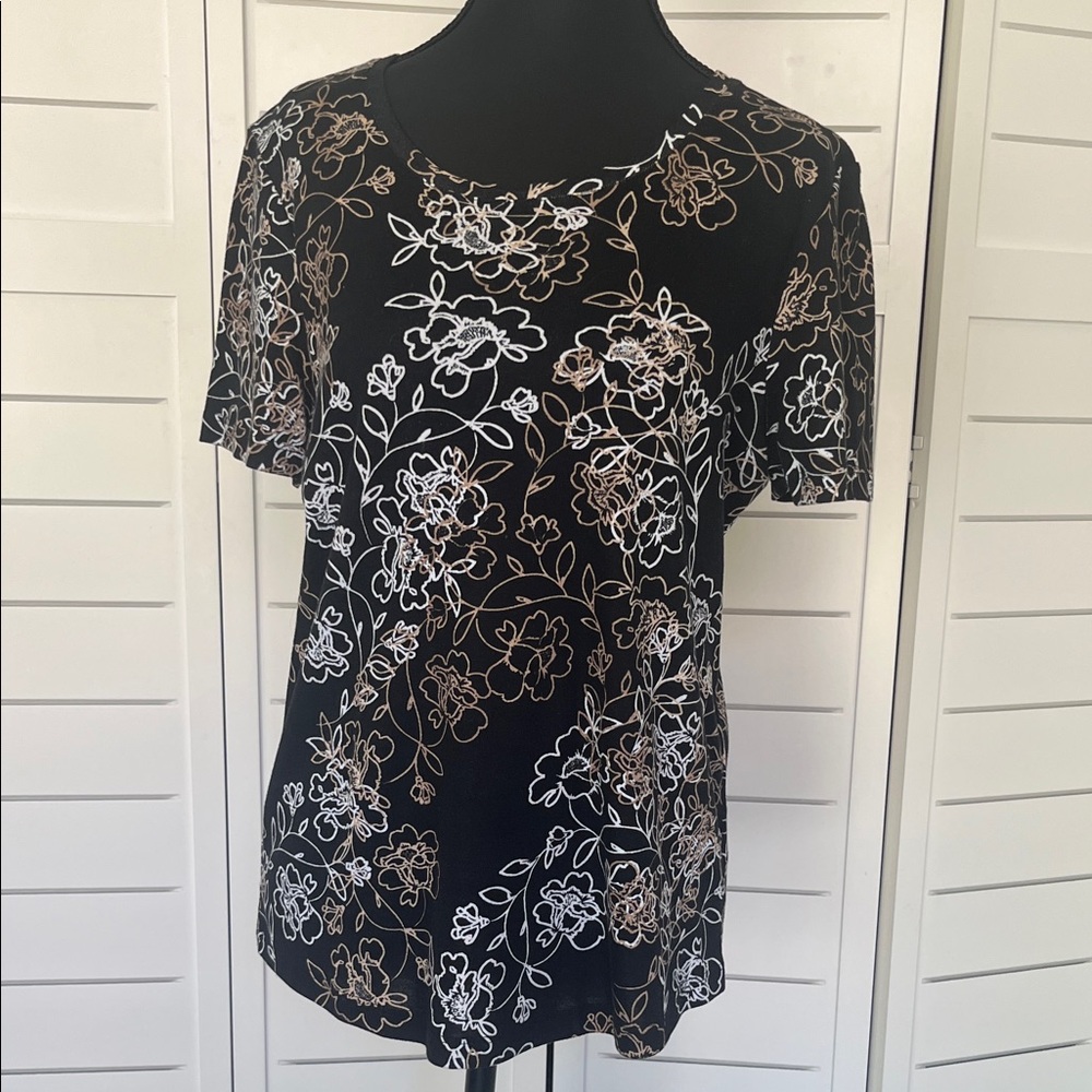 Chico's Black Short-Sleeve Floral Outline Tee Top Sz 1